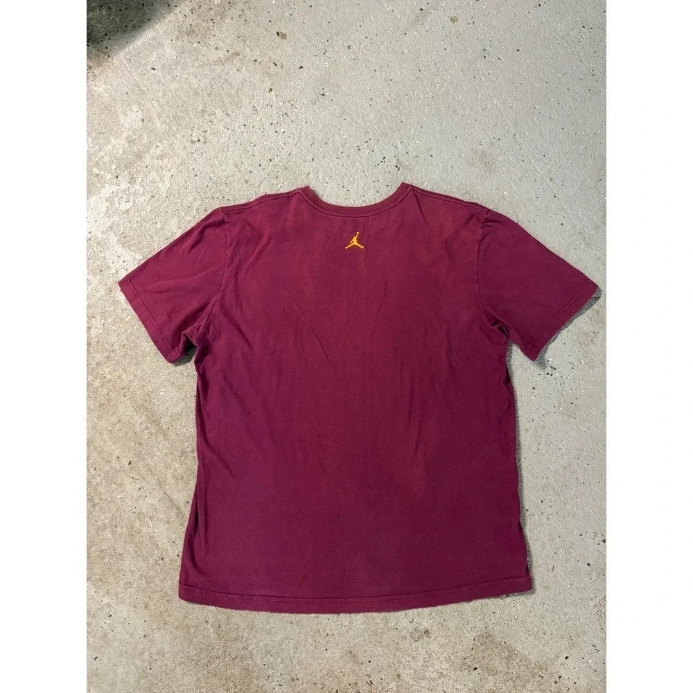 Jordan Brand Mens XL‎ Maroon Graphic T-Shirt Jumpman Elephant Print Burgundy